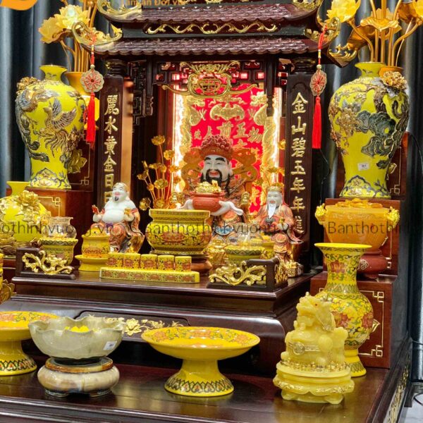 Bộ Bàn Thờ Thần Tài Ông Địa Bằng Gỗ Hương JinShan Set Gấm Vàng